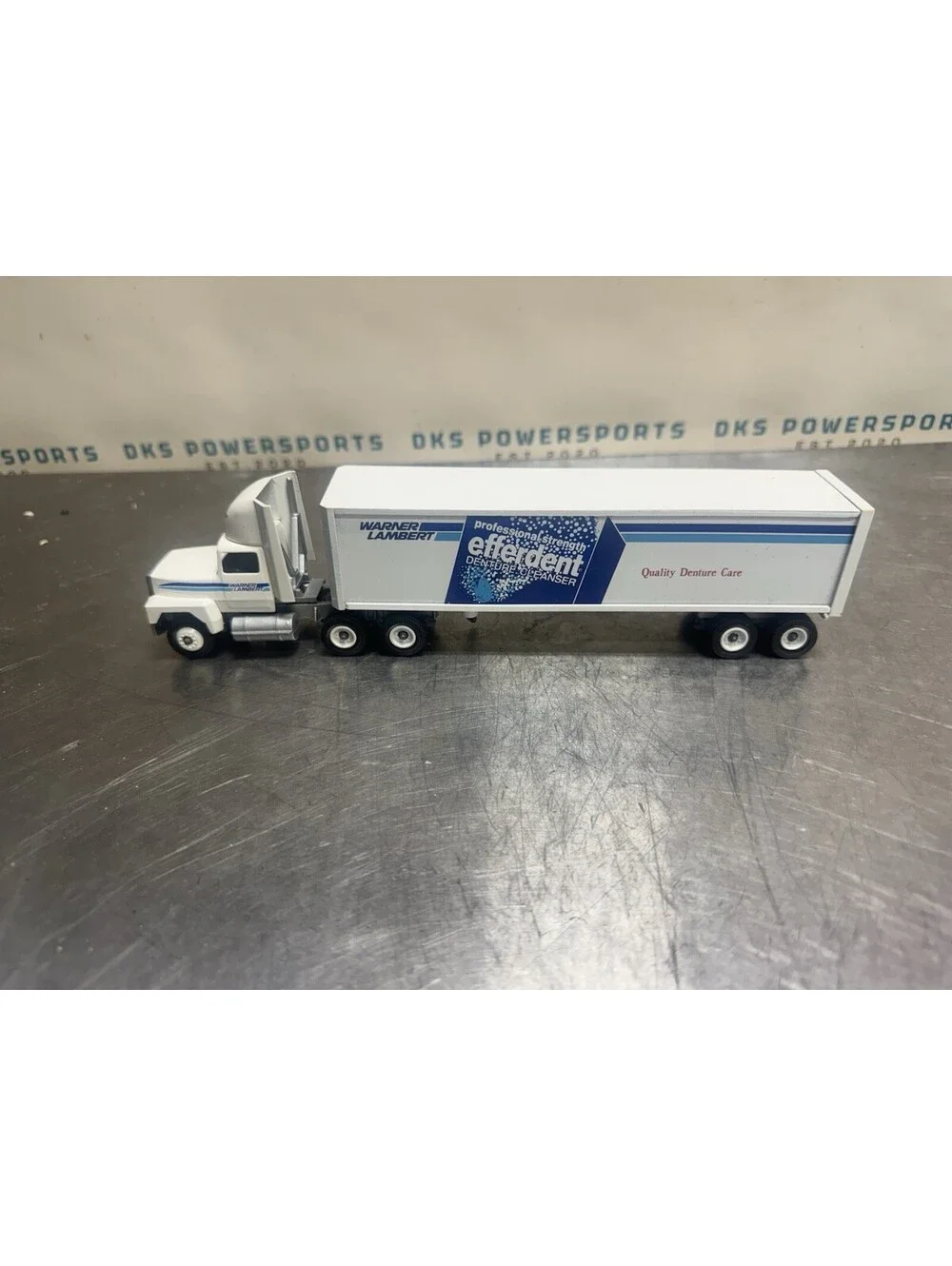 Winross 1988 1:64 diecast truck Warner Lambert Benylin Efferdent FORD Lititz PA